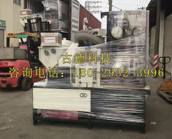 凯时最新首页登录玻璃机械及玻璃机械配件整柜发往越南
