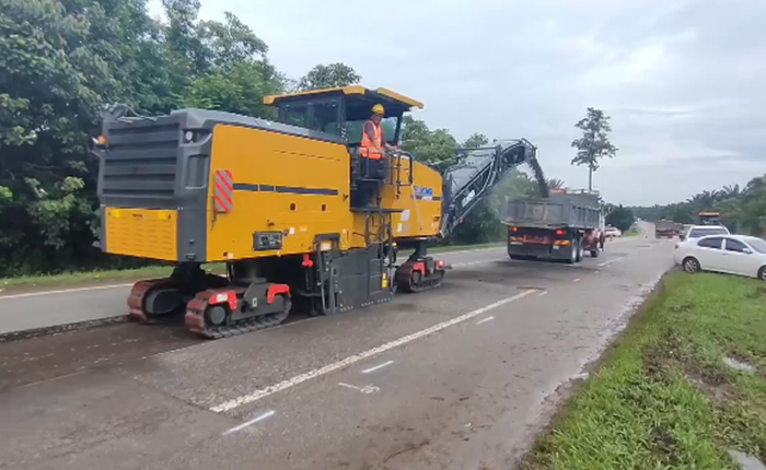 NG官网成套道路机械油面施工，这次在马来西亚！