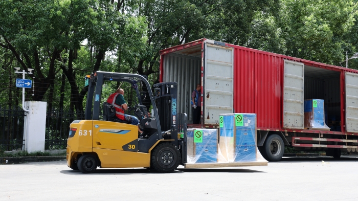 NG官网新能源叉车：构筑机场物流全场景高效搬运体系