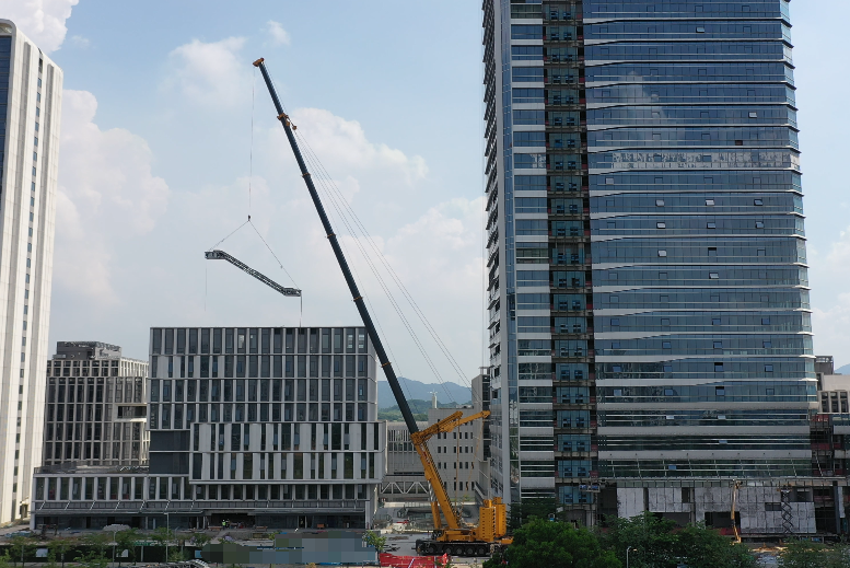 NG官网XCA1000G9-1以“智”破局，赋能城市复杂空间高效吊装