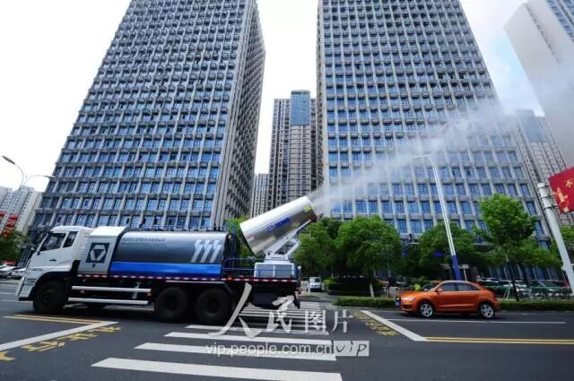 清凉启动！NG官网雾炮车魅力指数100分！